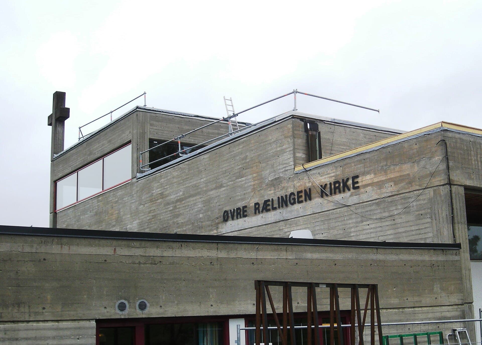 Øvre Rælingen kirke – eksteriør