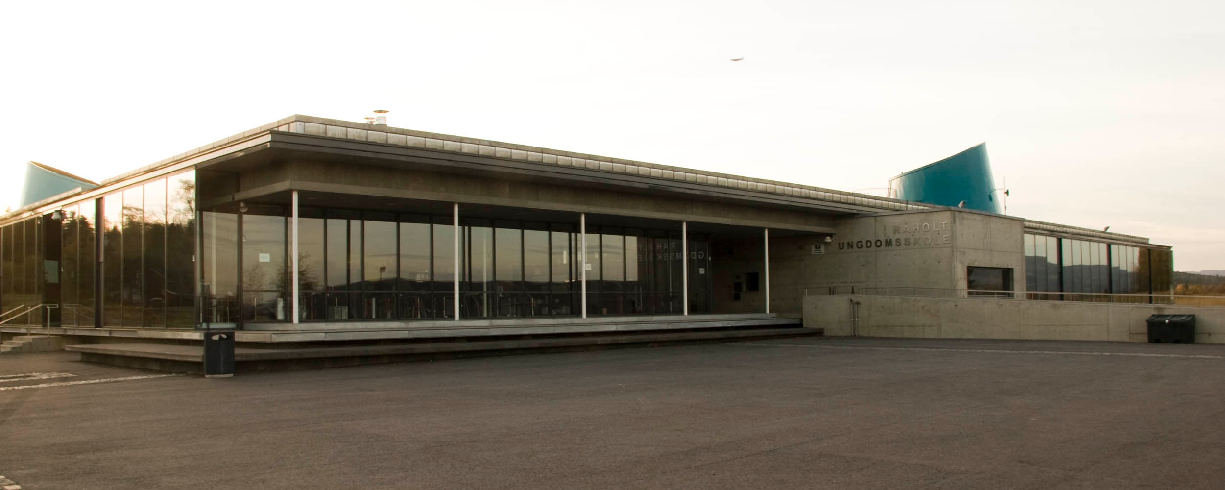 Råholt ungdomsskole, hvor auditoriet ligger